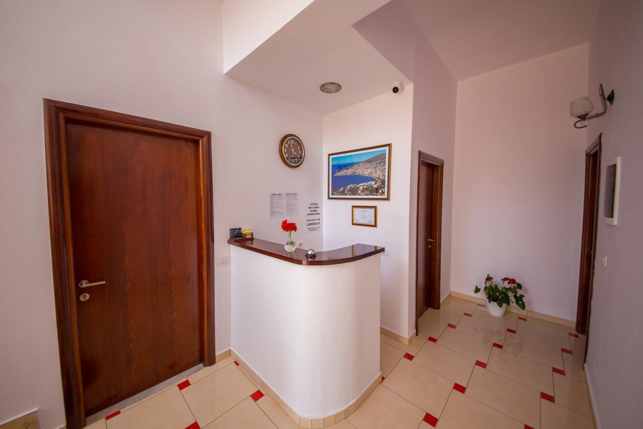 Hotel Alina ซารานเดอ ภายนอก รูปภาพ