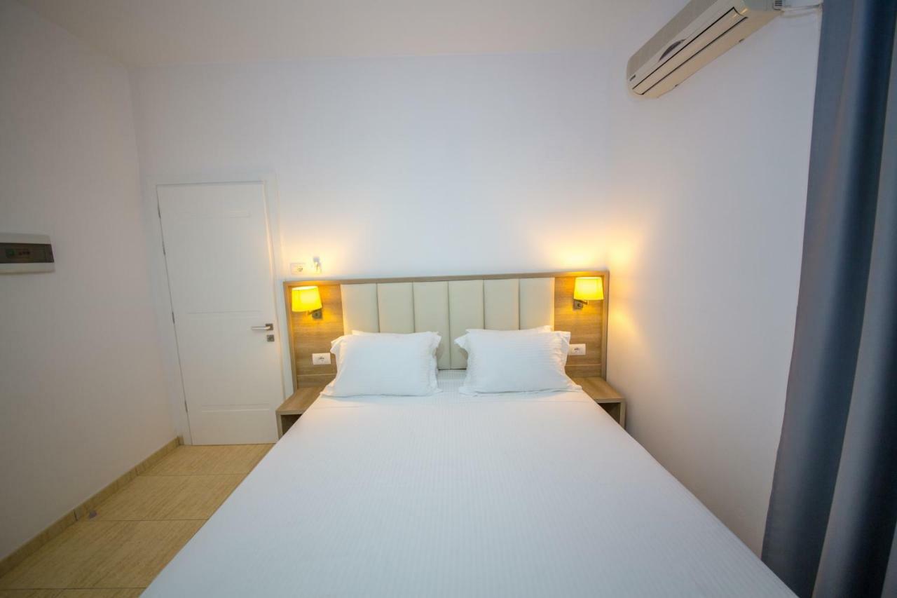 Hotel Alina ซารานเดอ ภายนอก รูปภาพ