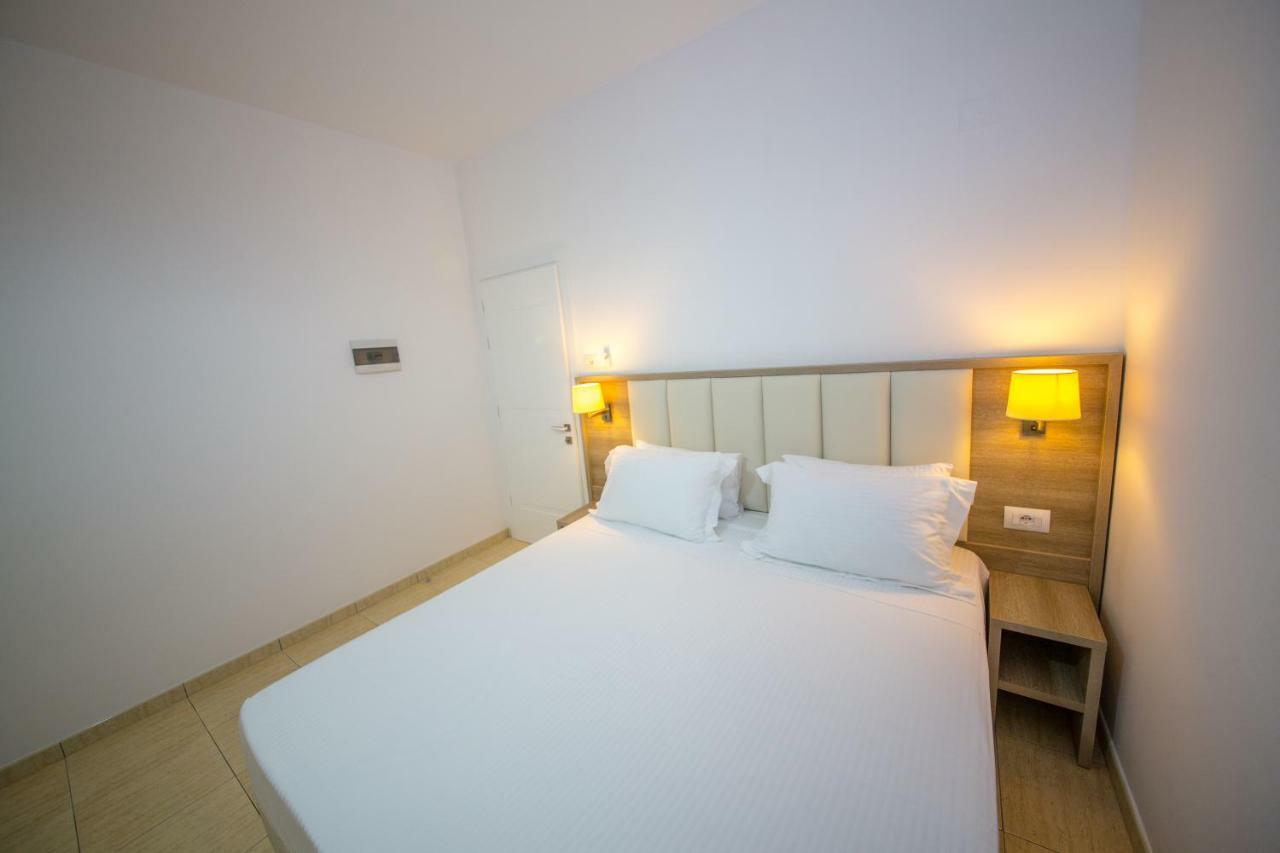 Hotel Alina ซารานเดอ ภายนอก รูปภาพ
