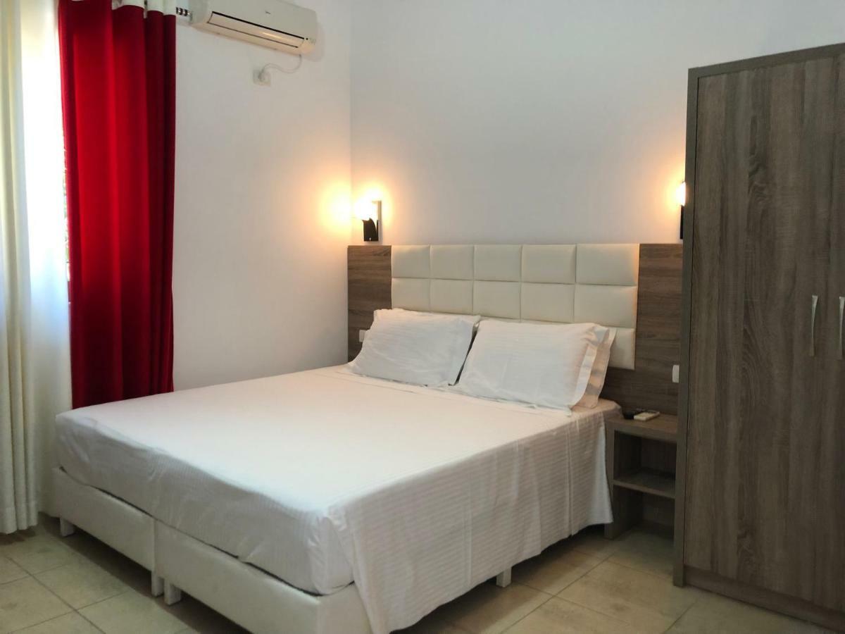 Hotel Alina ซารานเดอ ภายนอก รูปภาพ